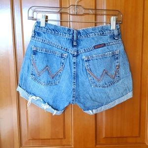 Cowgirl Cut Wrangler Shorts